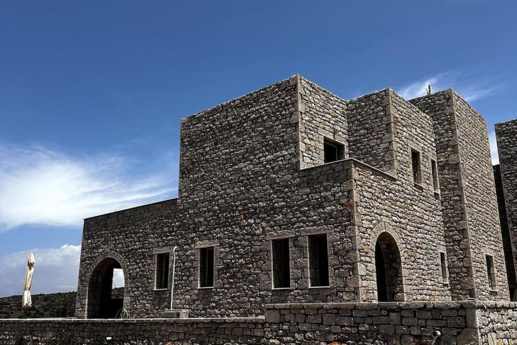 Cozy Cliff Tower W/ Breathtaking Sea Views Βίλα Agios Georgios Minas Εξωτερικό φωτογραφία